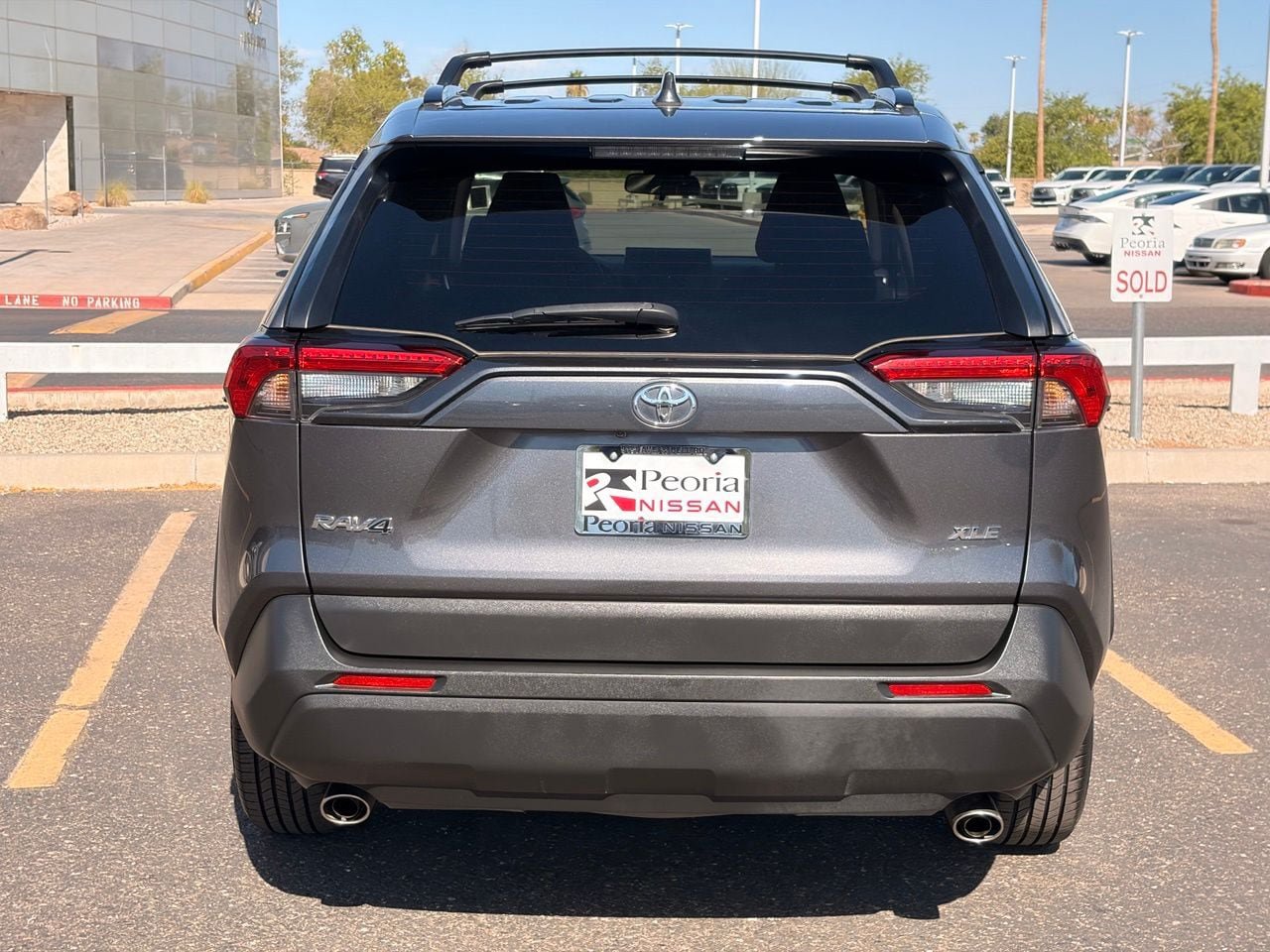 Used 2022 Toyota RAV4 XLE w/ Convenience Package FWD image 5