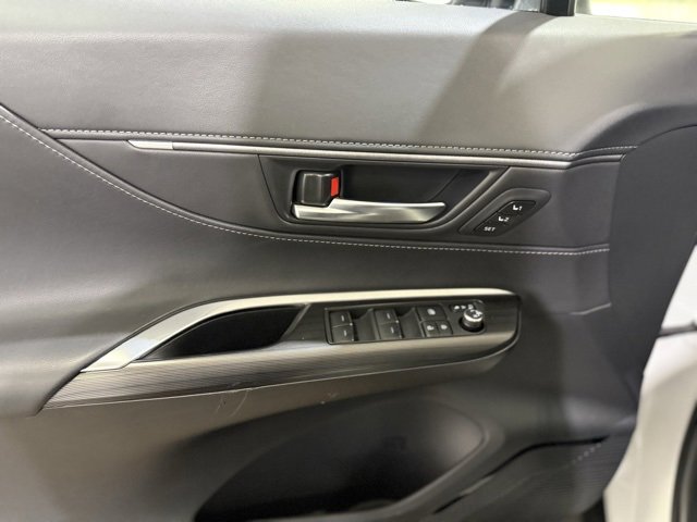 Certified 2024 Toyota Venza Nightshade image 13