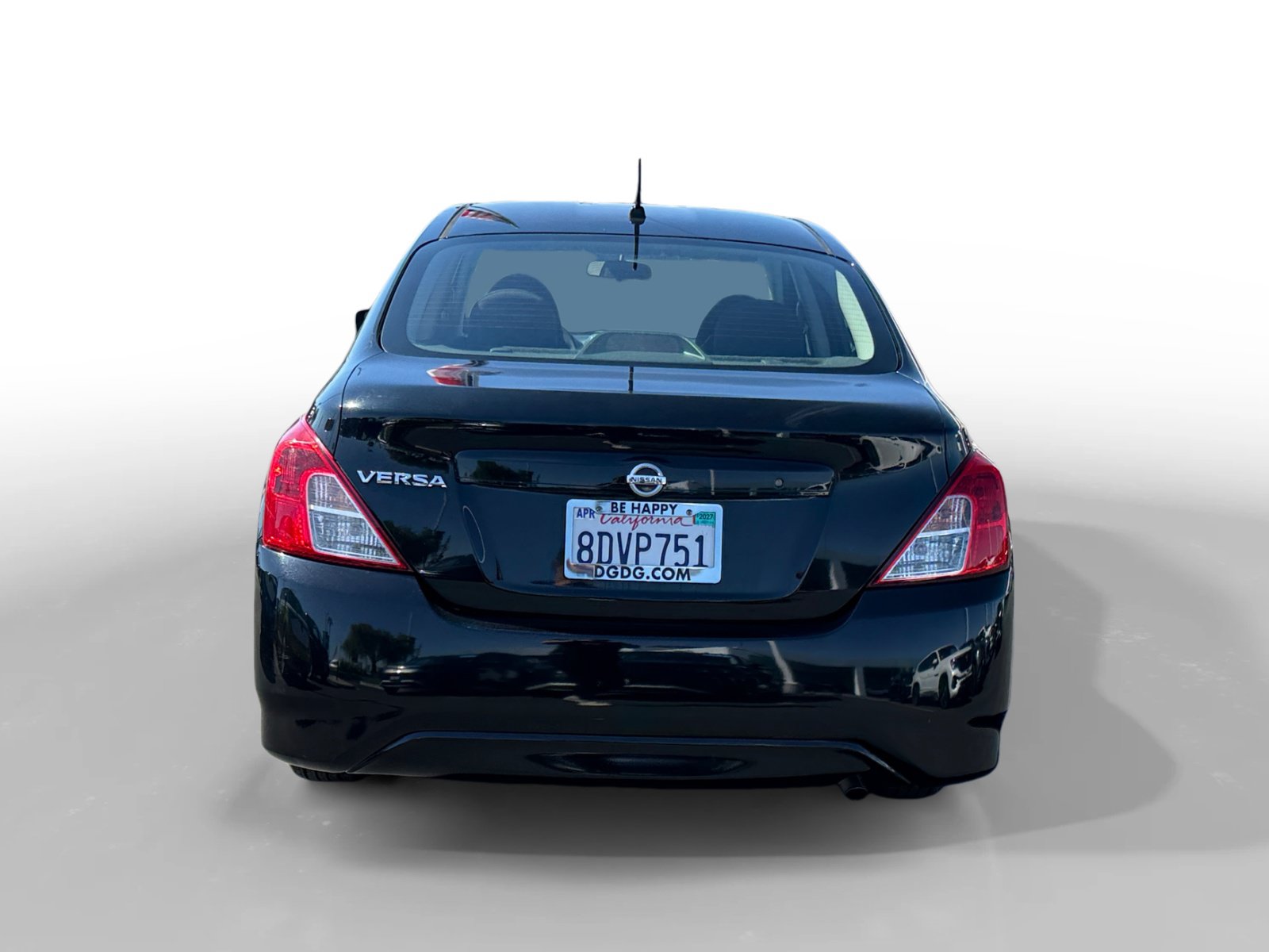 Used 2017 Nissan Versa S FWD image 4
