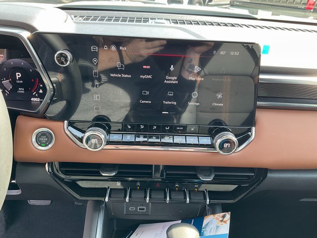 Used 2026 GMC Canyon AT4 image 13