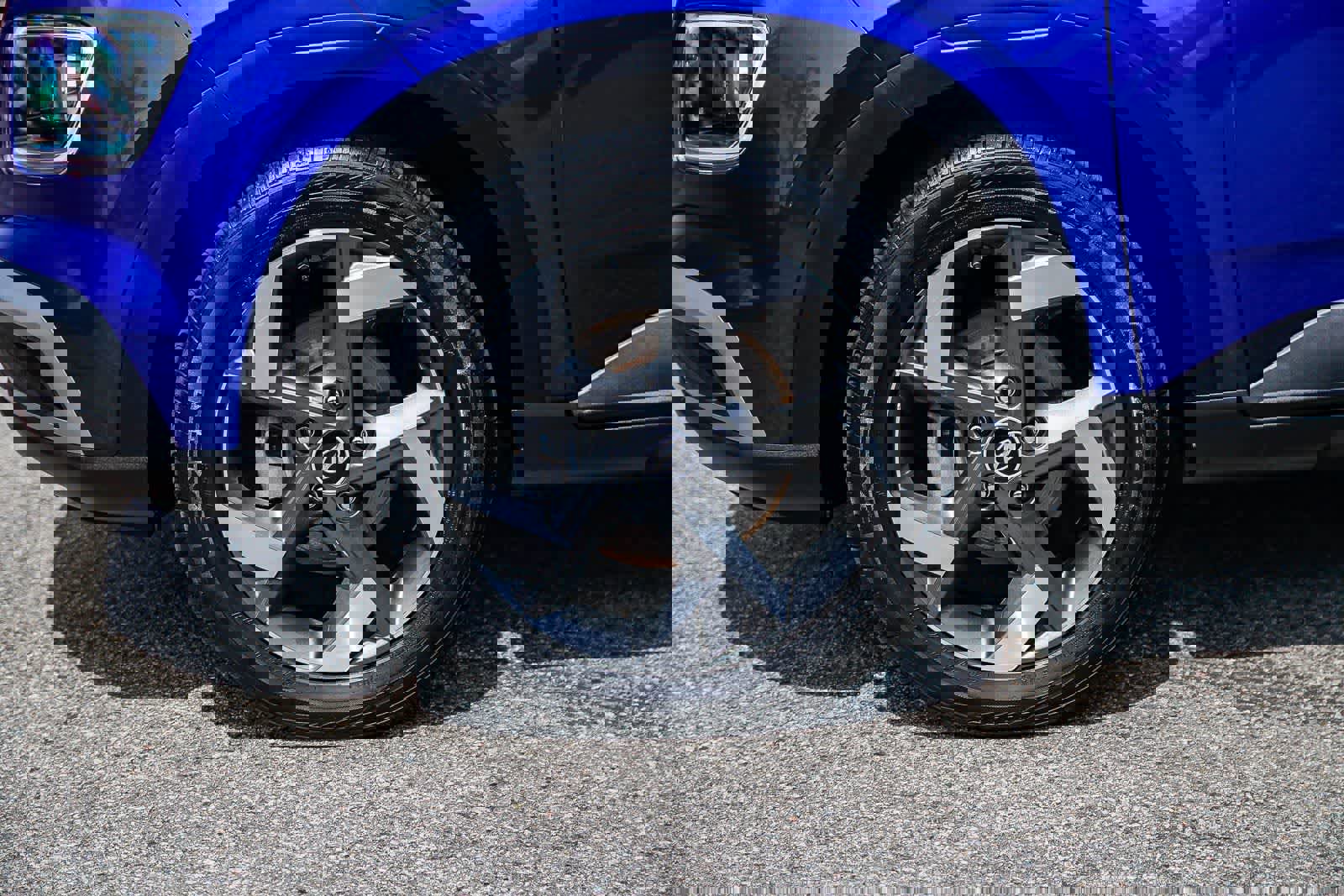 Used 2023 Hyundai Venue Limited image 9