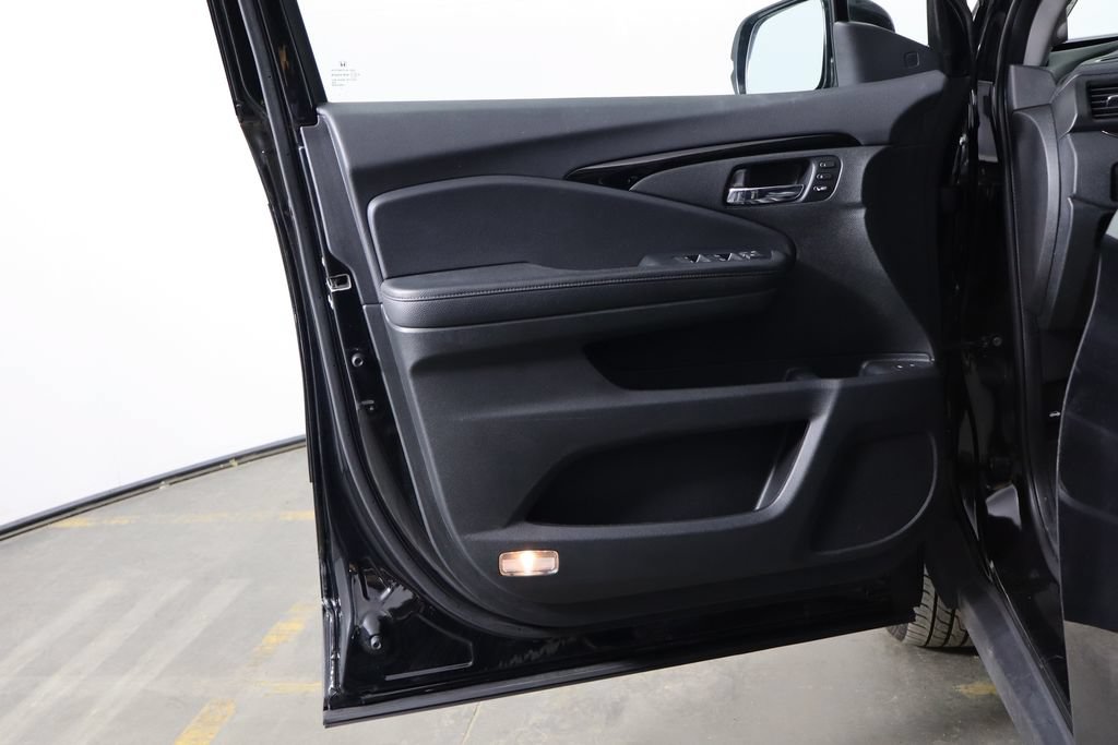 Used 2022 Honda Pilot Touring image 18