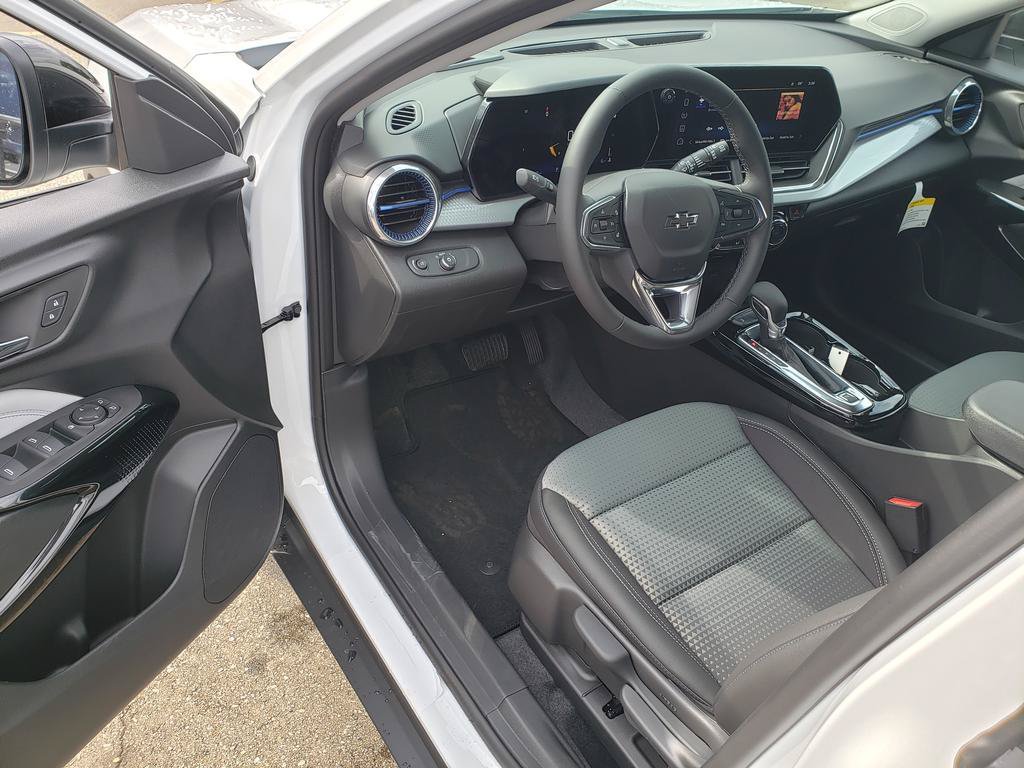 New 2026 Chevrolet Trax LT w/ Sunroof Package FWD image 13
