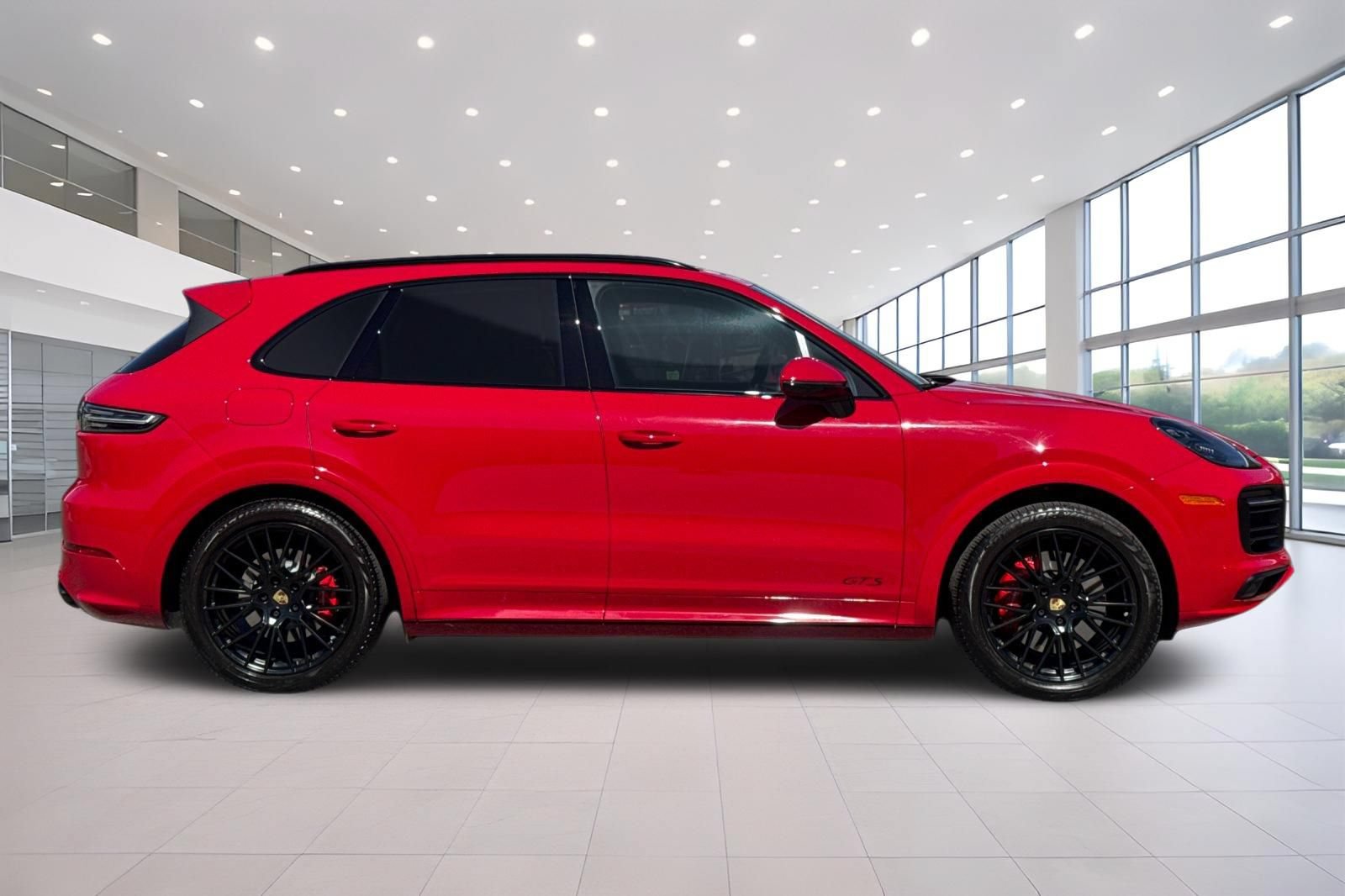Used 2022 Porsche Cayenne GTS AWD/4WD image 3