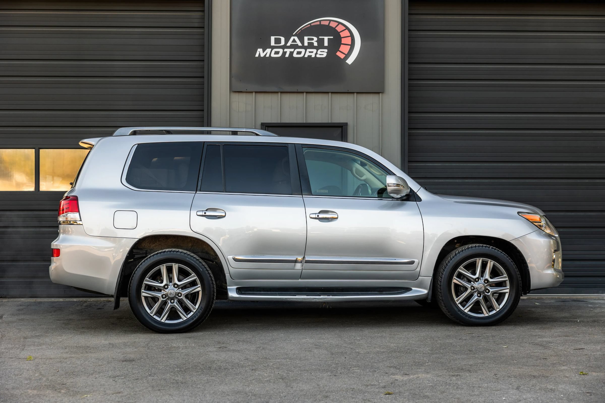 Used 2013 Lexus LX 570 4WD image 8