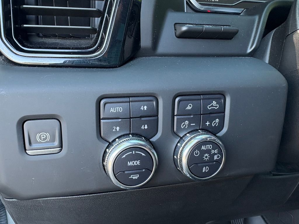 Certified 2023 GMC Sierra 1500 AT4 w/ AT4 Premium Package AWD/4WD image 23
