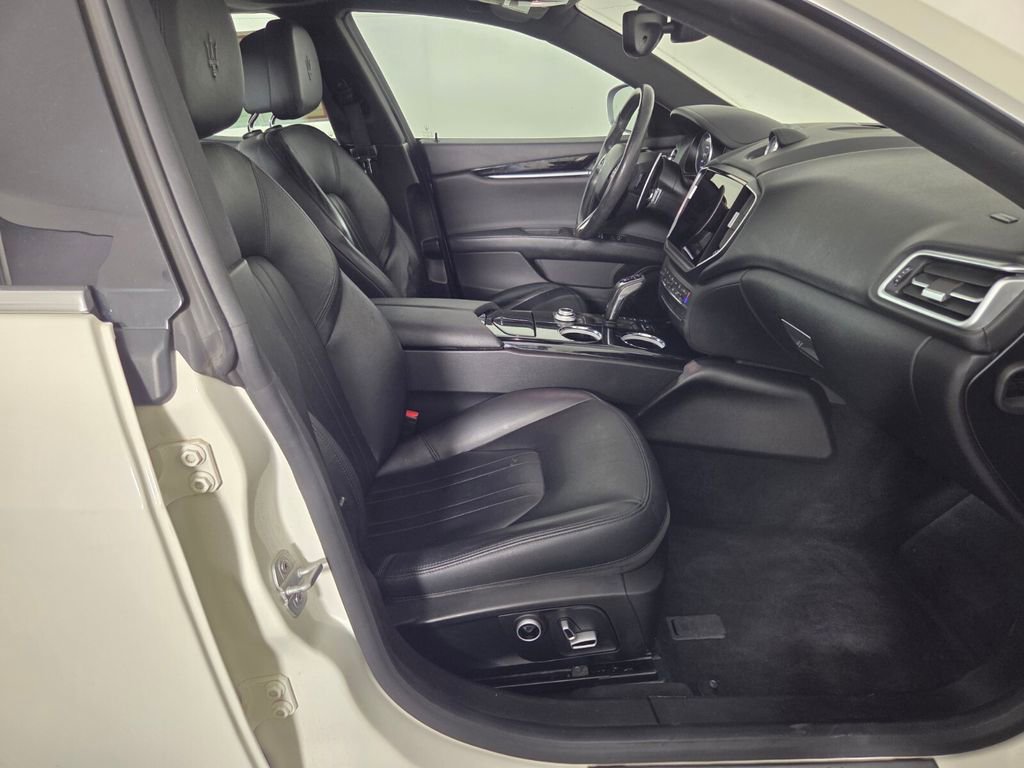 Used 2022 Maserati Ghibli Modena image 32