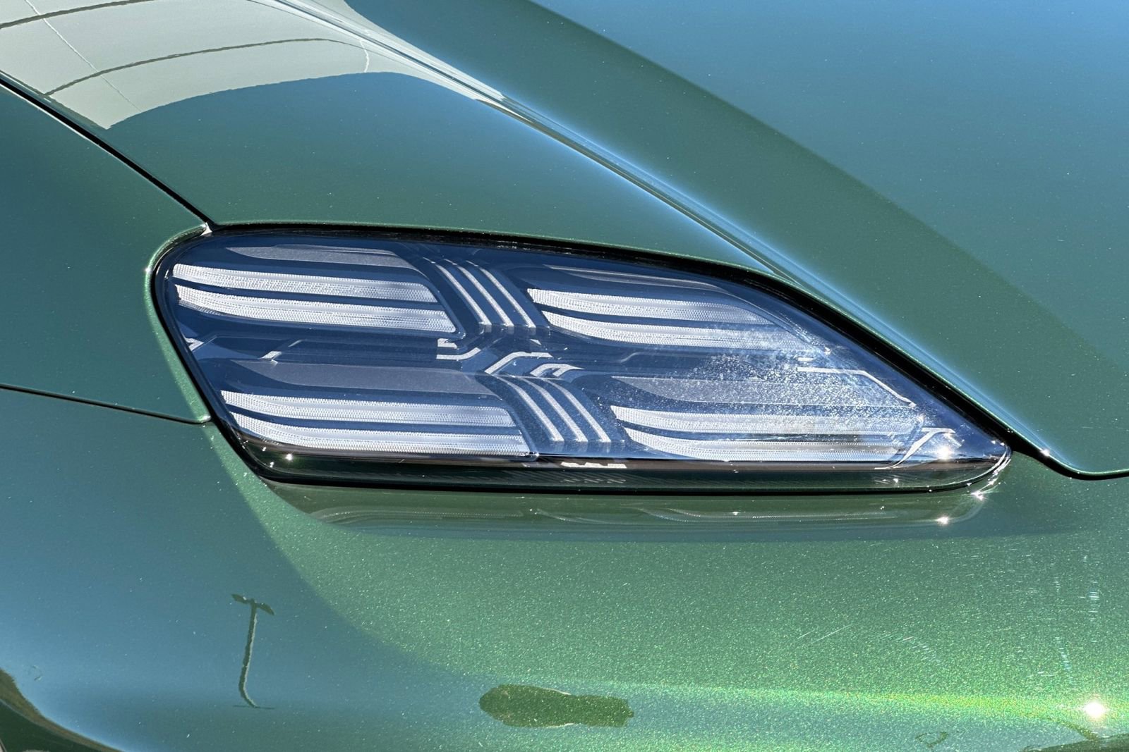 Certified 2025 Porsche Macan 4S Electric image 38