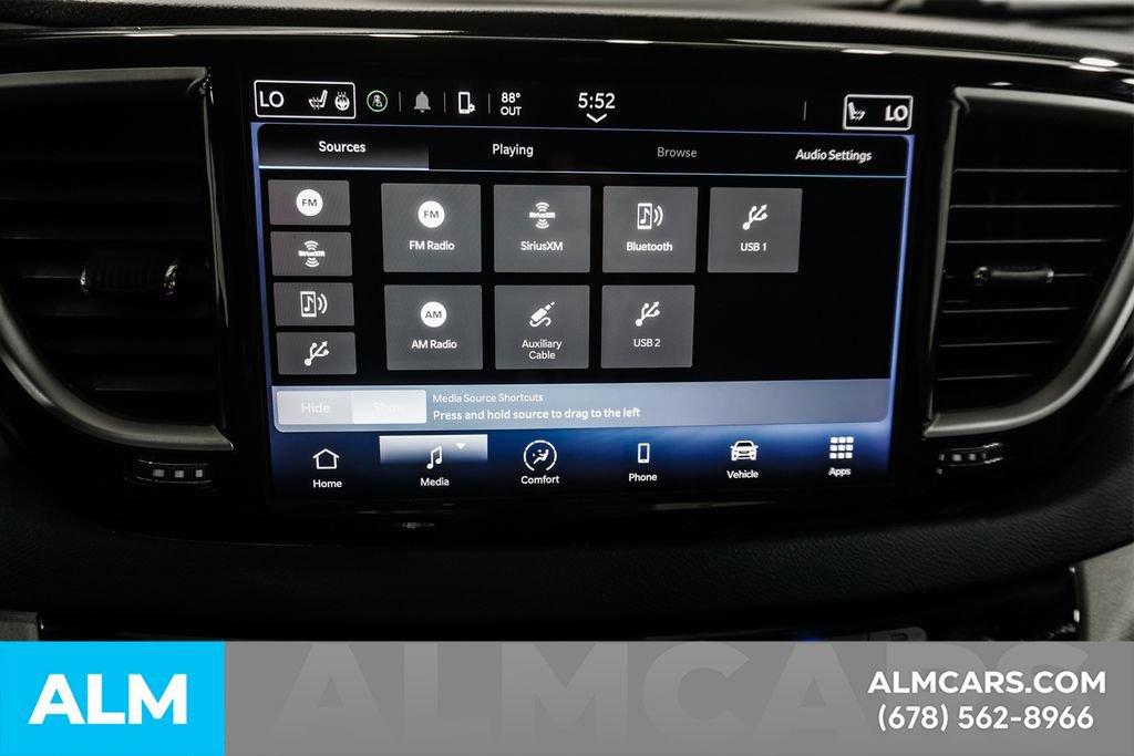Used 2023 Chrysler Pacifica Touring-L FWD image 37