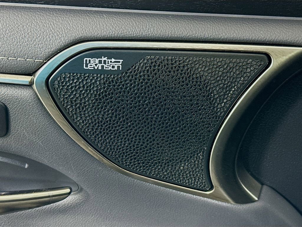 Used 2024 Lexus ES 350 Ultra Luxury w/ Accessory Package (Z2) image 19