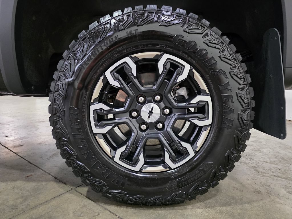 Used 2025 Chevrolet Silverado 1500 ZR2 w/ Technology Package AWD/4WD image 14