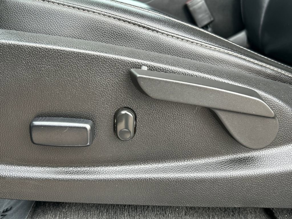 Used 2019 Chevrolet Colorado ZR2 image 16