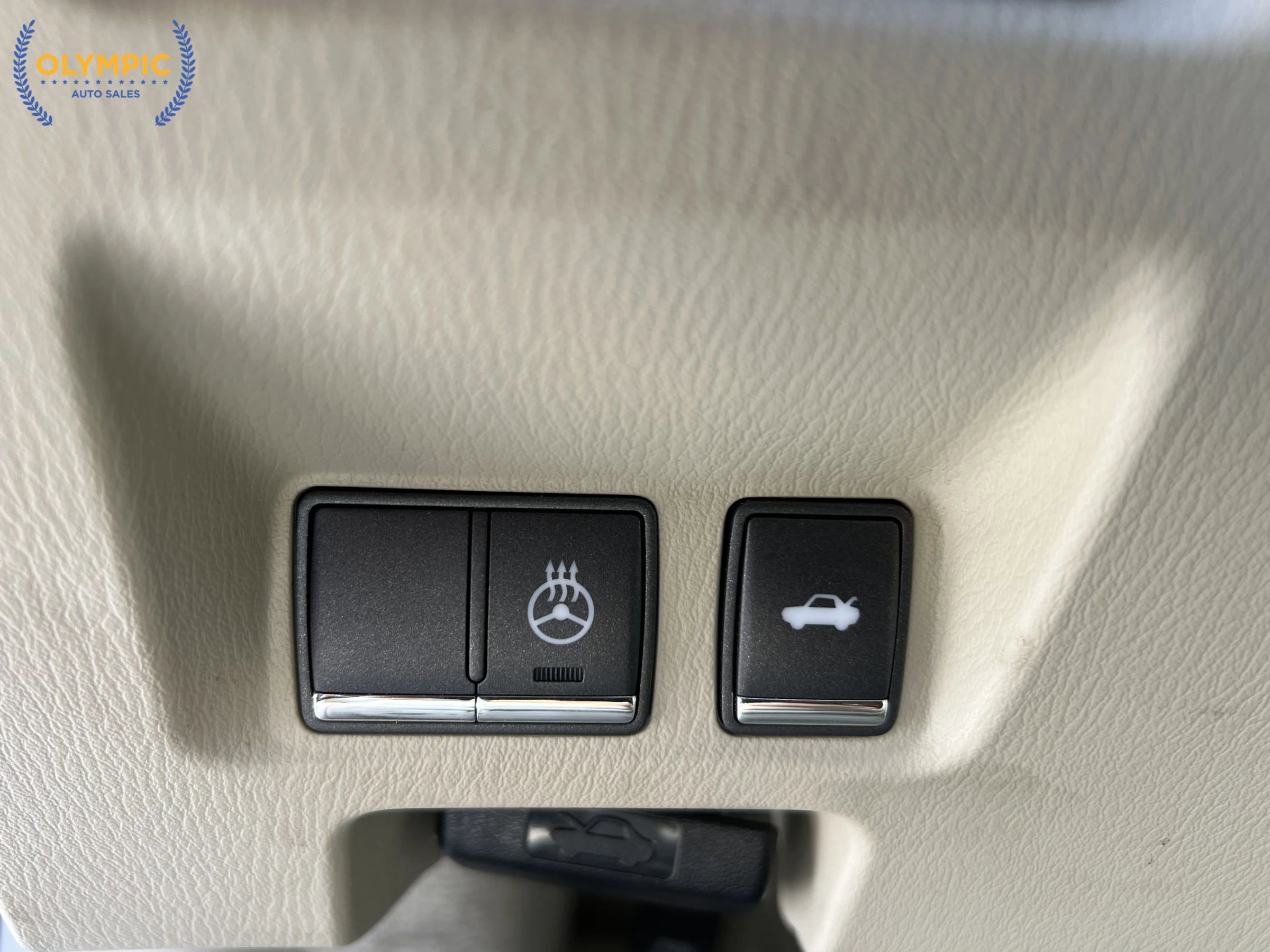 Used 2015 INFINITI Q70 3.7 RWD image 37