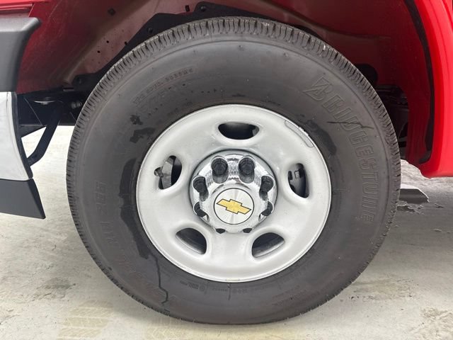 New 2026 Chevrolet Express 3500 w/ Driver Convenience Package RWD image 31