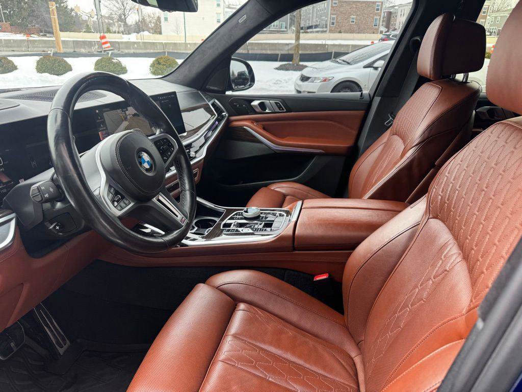 Used 2023 BMW X7 M60i w/ Executive Package image 33