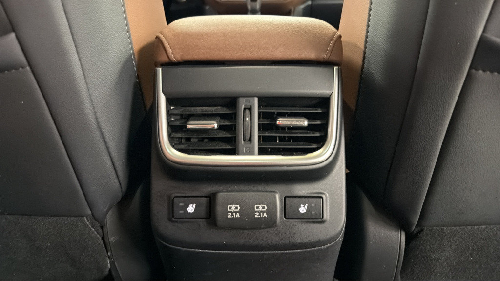 Used 2020 Subaru Outback Touring XT AWD/4WD image 35