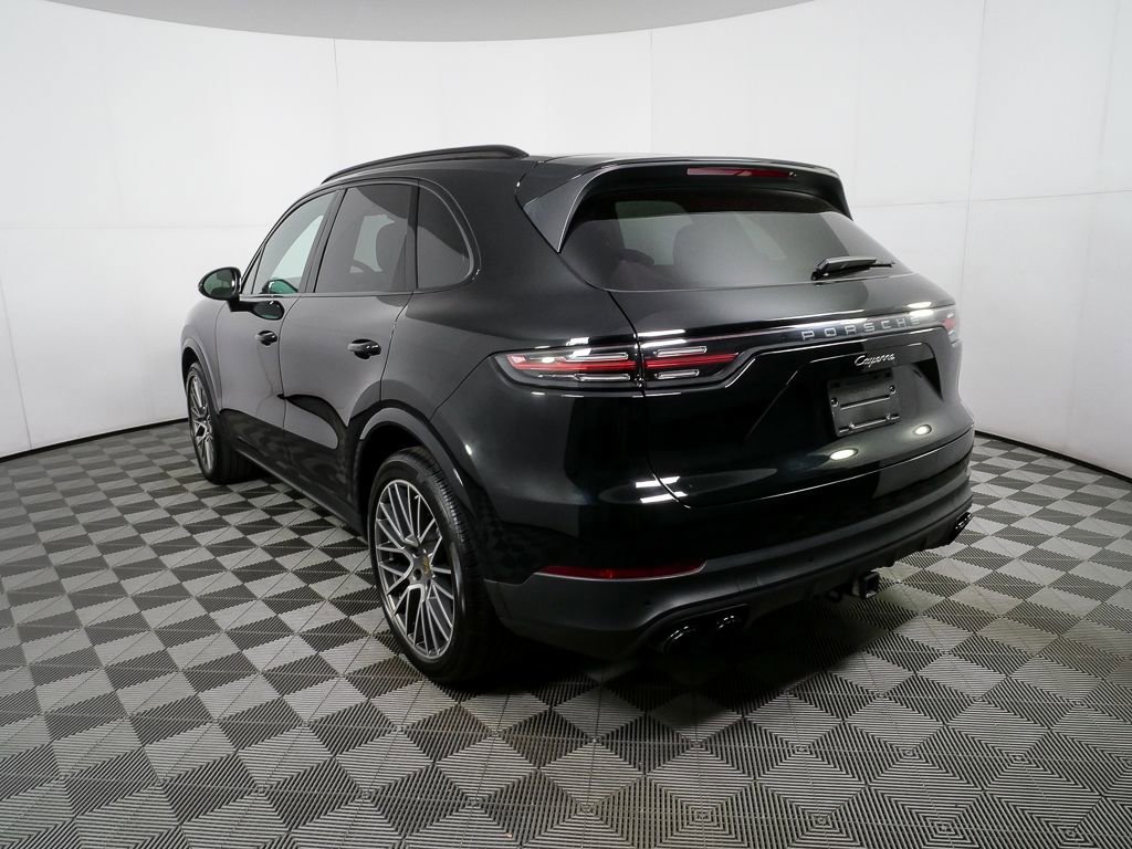 Certified 2022 Porsche Cayenne image 3