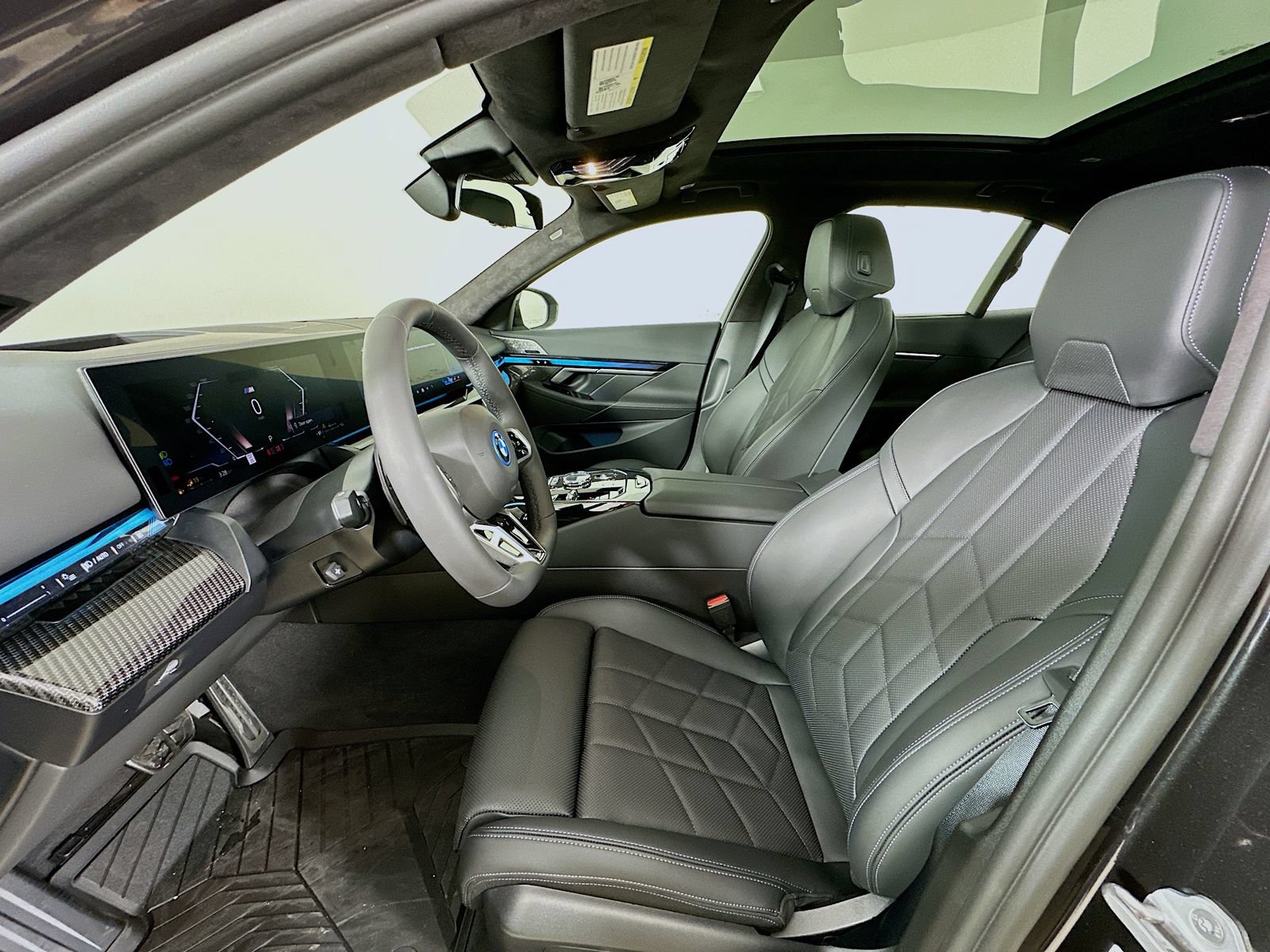 New 2026 BMW 550e xDrive w/ Executive Package AWD/4WD image 32