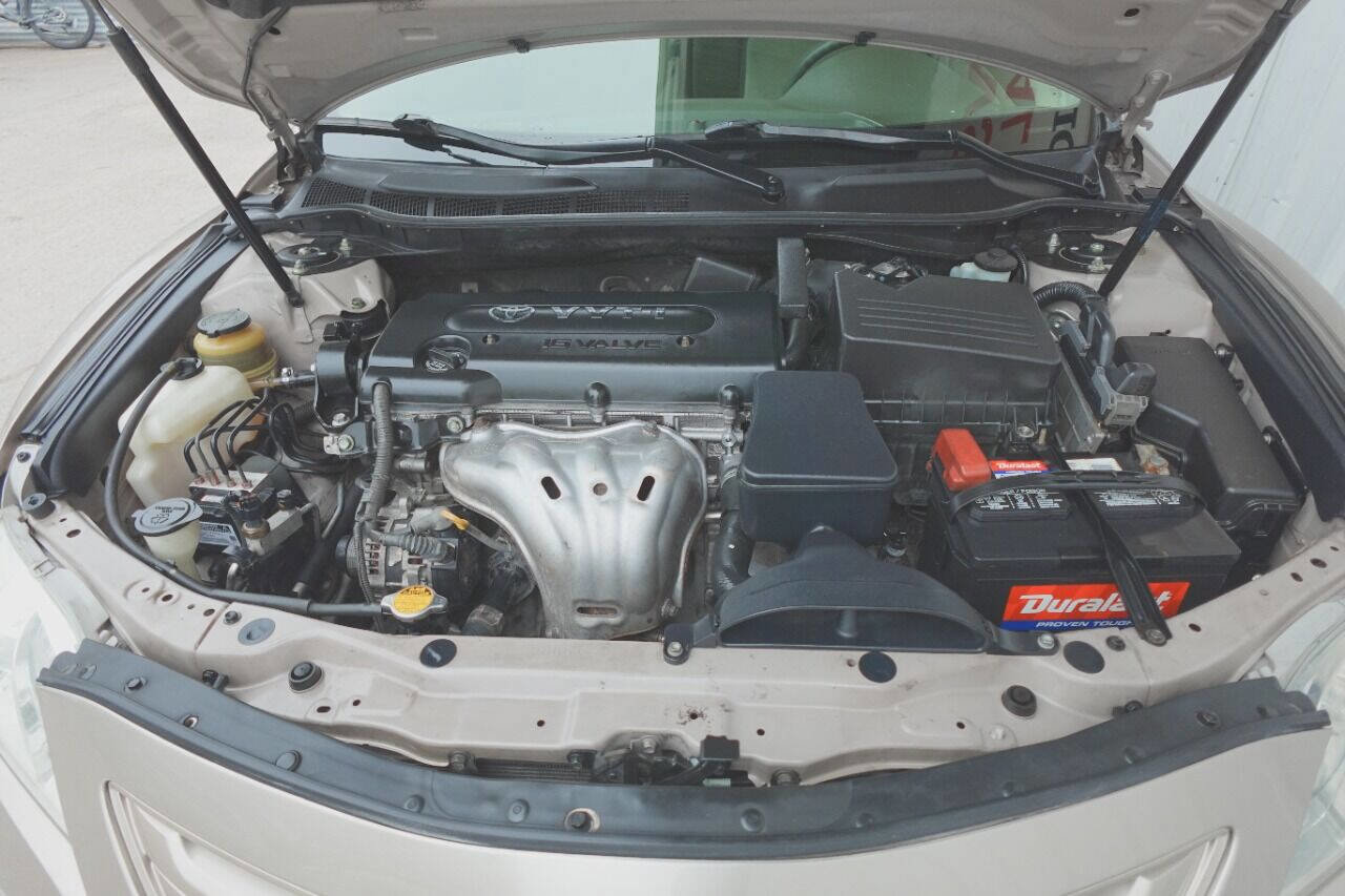 Used 2007 Toyota Camry LE FWD image 32