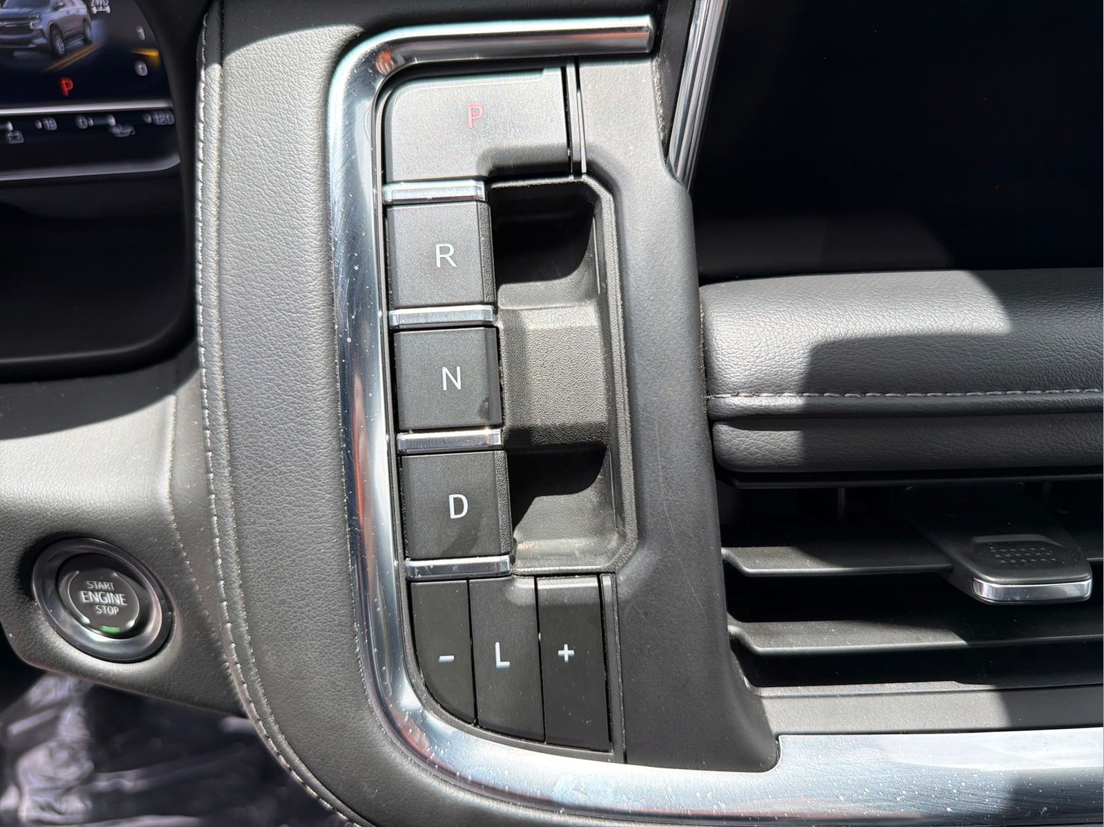 Used 2024 Chevrolet Tahoe LT AWD/4WD image 19