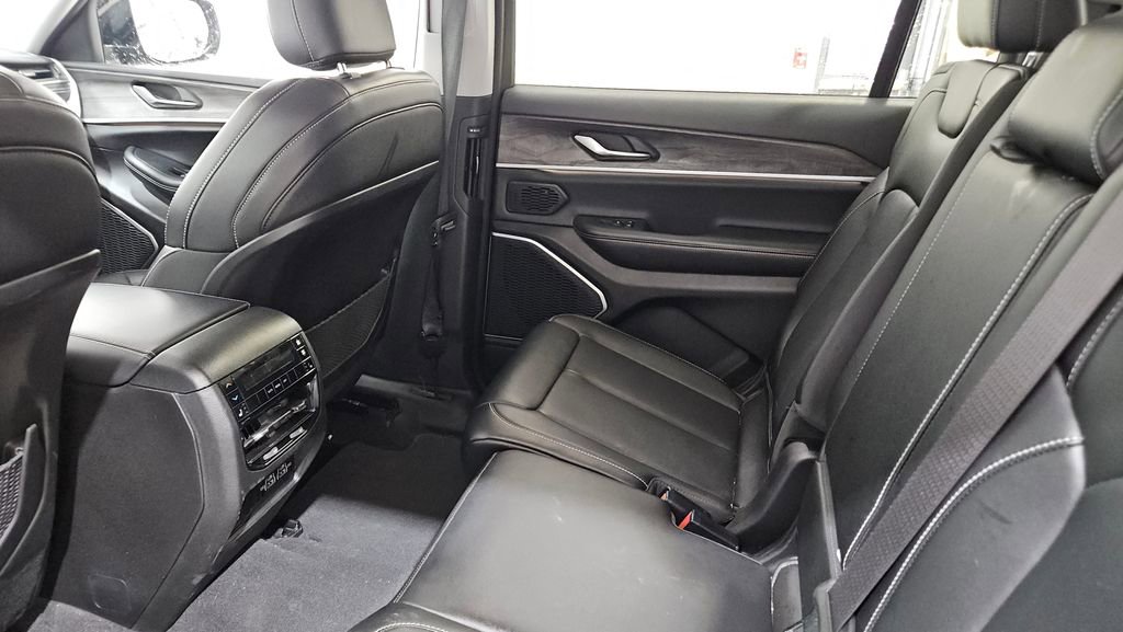 Used 2021 Jeep Grand Cherokee L Limited image 18