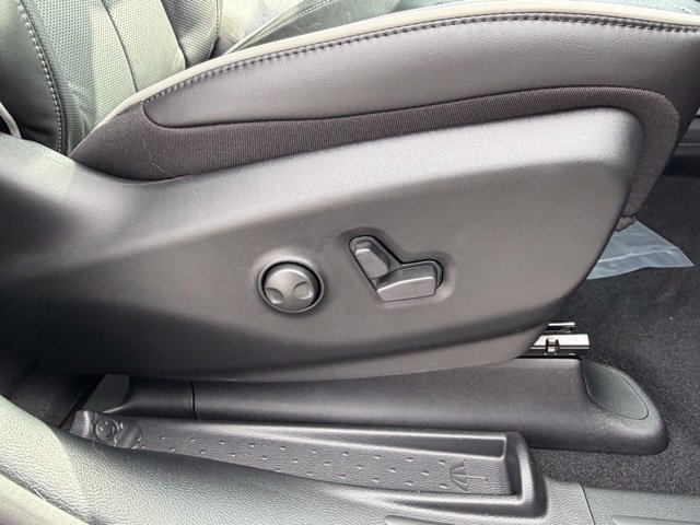 New 2026 Chrysler Pacifica Limited w/ S Appearance Package FWD image 30