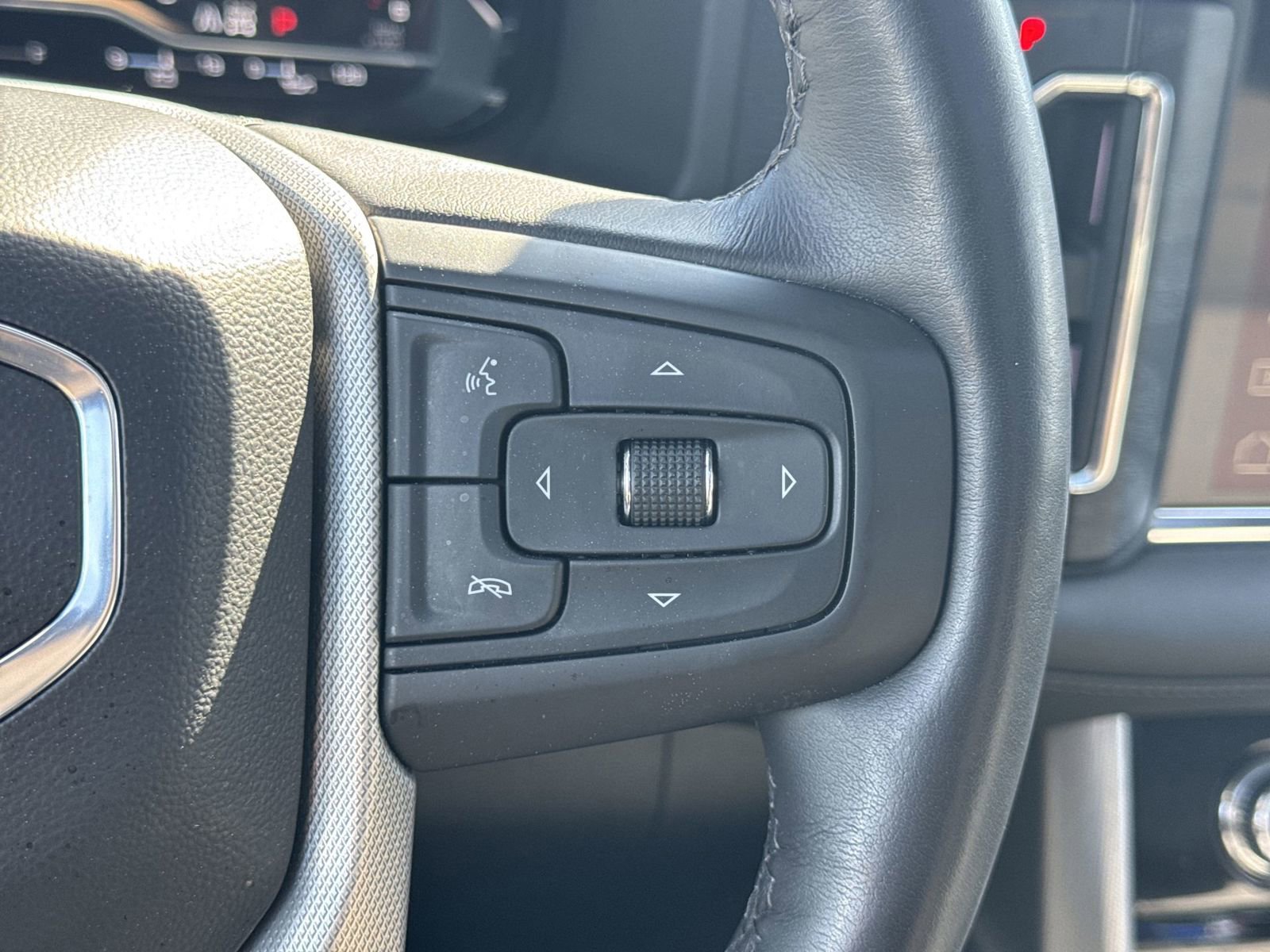 Used 2023 GMC Yukon Denali w/ Denali Reserve Package image 20