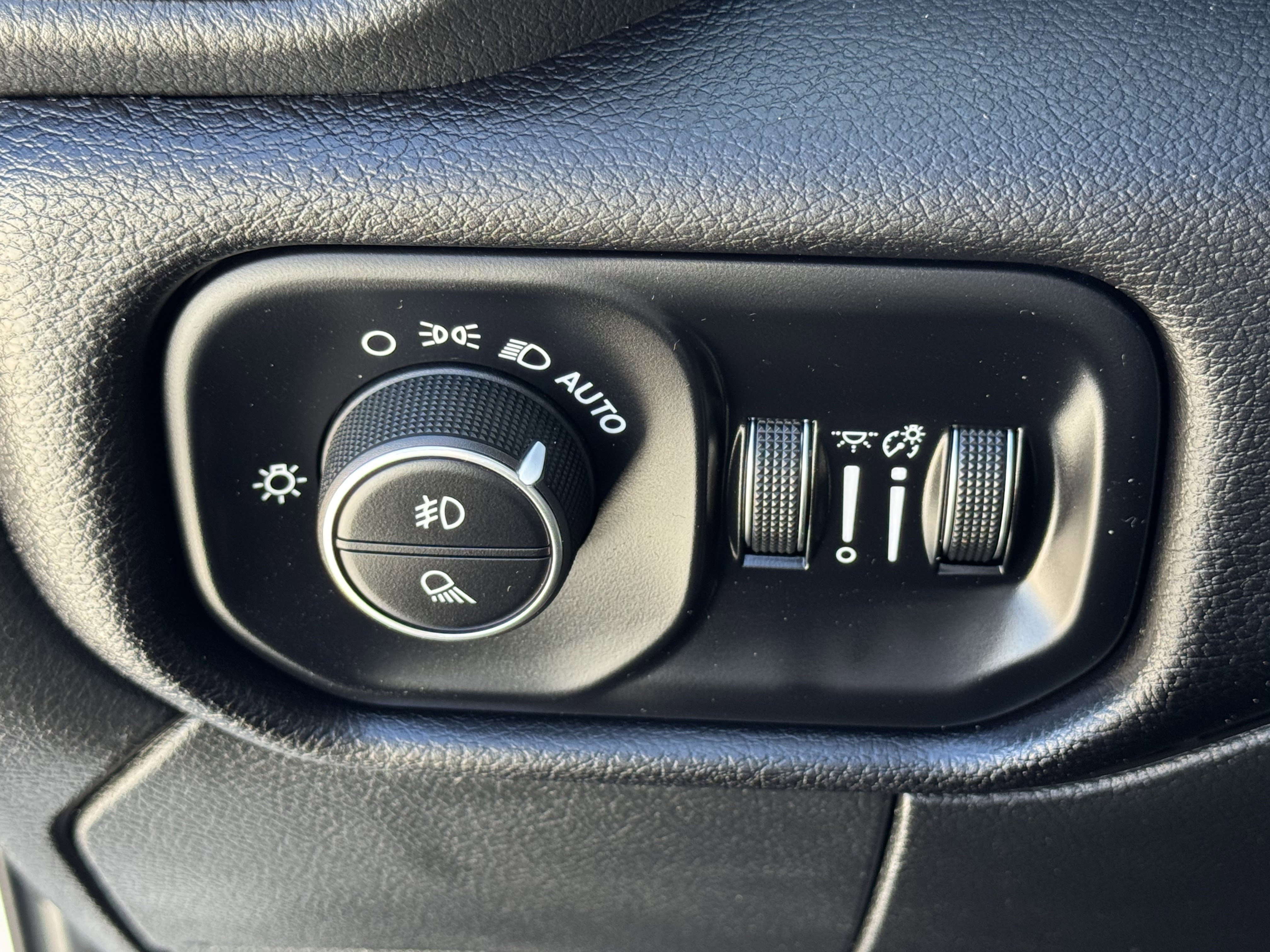 Used 2024 RAM 2500 Laramie image 27