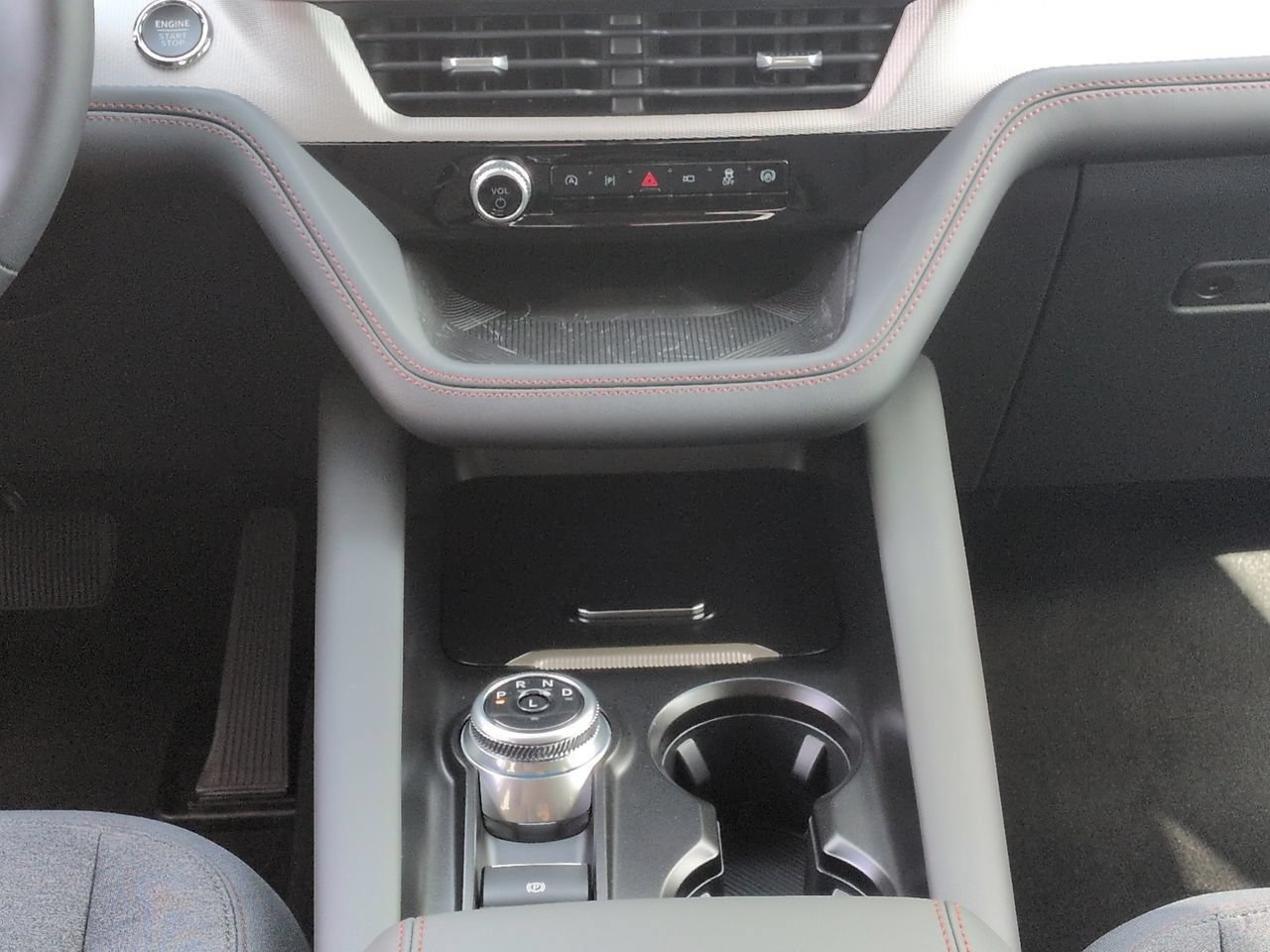 Certified 2025 Ford Explorer Active RWD image 19