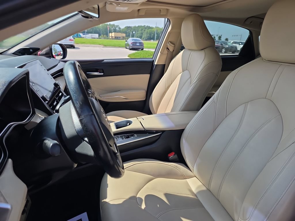 Used 2019 Toyota Avalon XLE w/ Moonroof Package FWD image 16