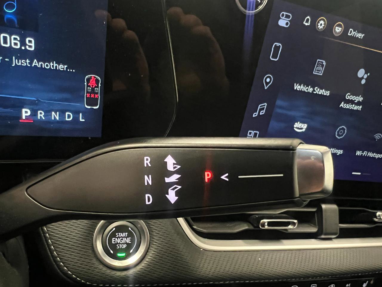 Used 2025 Chevrolet Equinox LT image 35