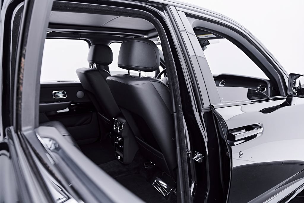 Used 2020 Rolls-Royce Cullinan AWD/4WD image 38