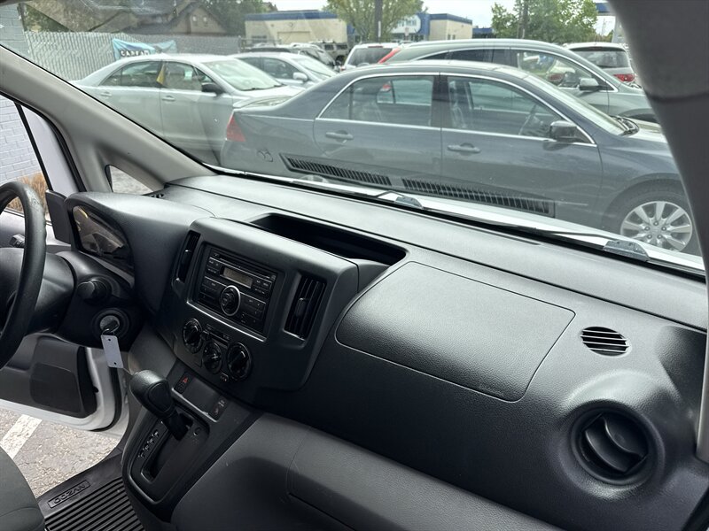 Used 2014 Nissan NV200 FWD image 26