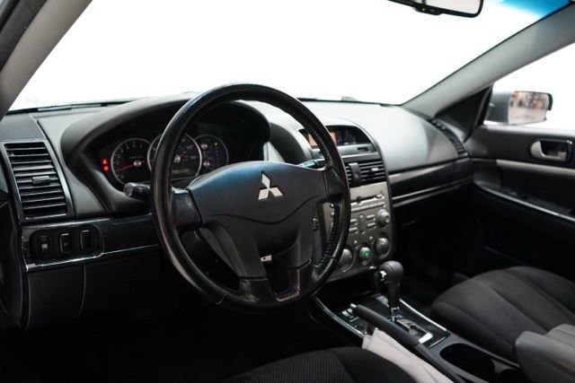 Used 2009 Mitsubishi Galant ES image 14