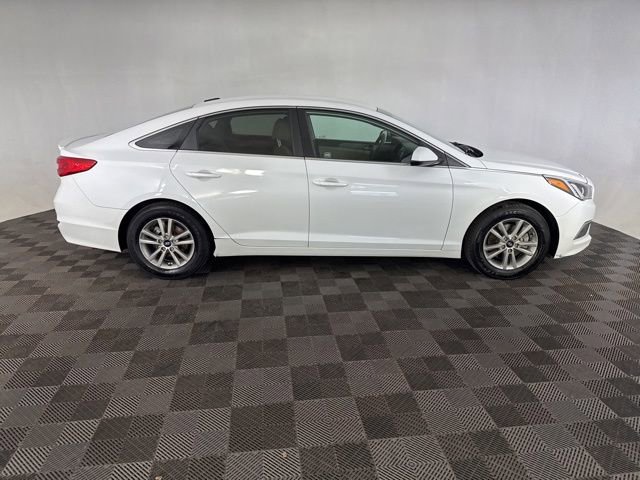 Used 2016 Hyundai Sonata SE FWD image 4