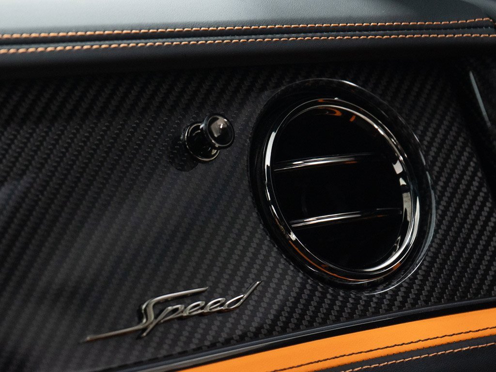 Used 2025 Bentley Flying Spur Plug-In Hybrid image 44