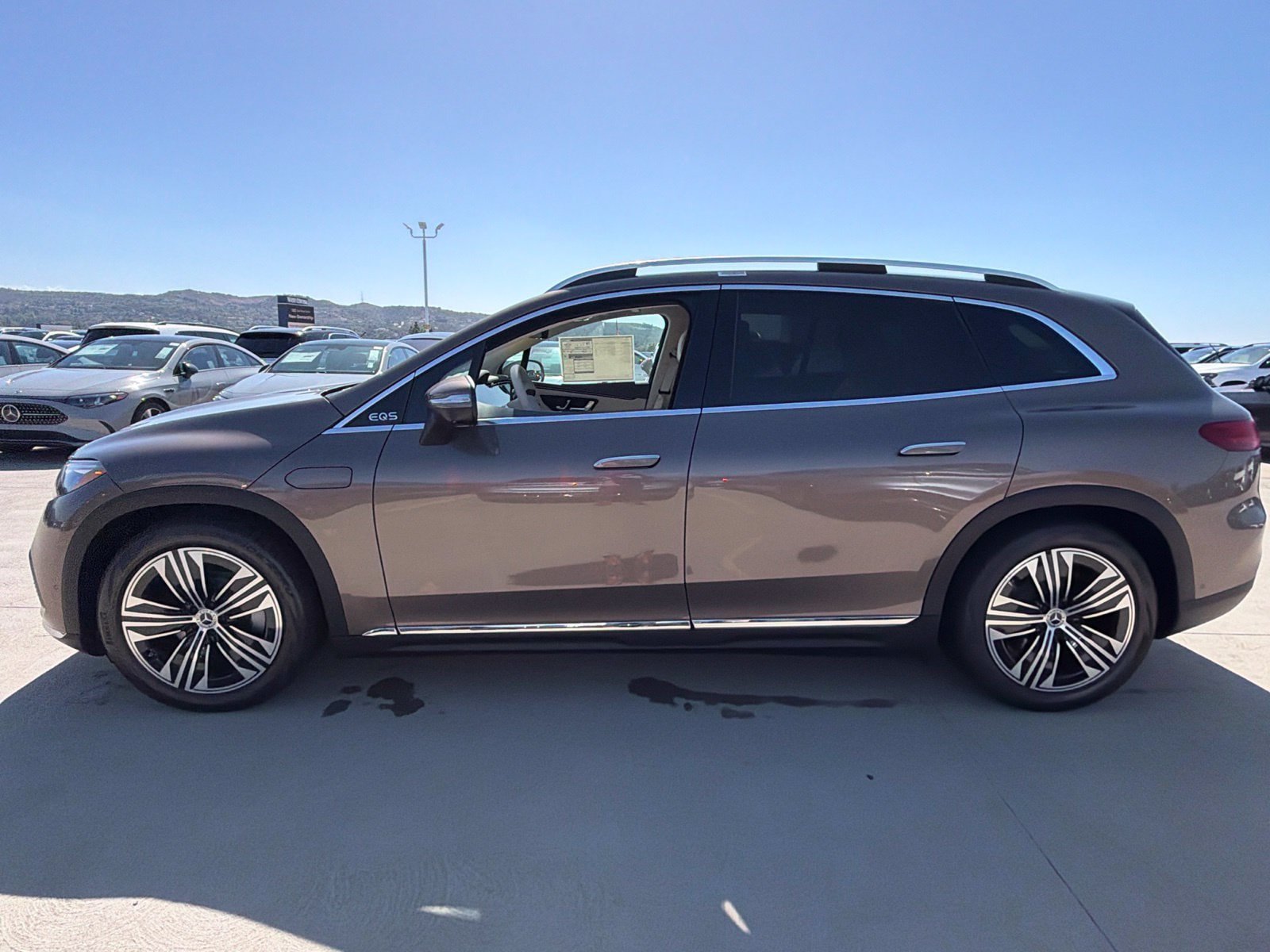 New 2027 Mercedes-Benz EQS 400 4MATIC SUV image 6