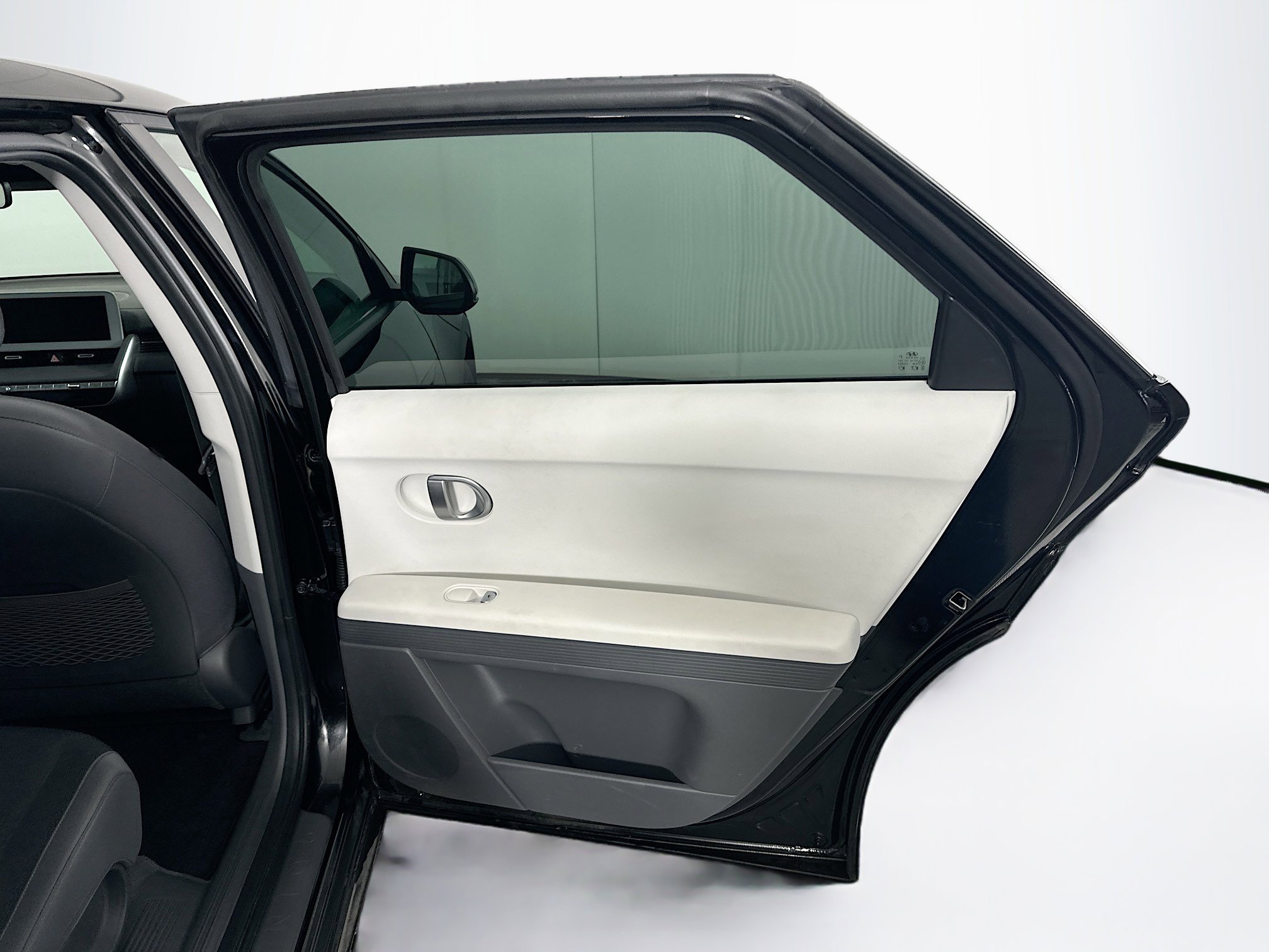 Used 2024 Hyundai Ioniq 5 SEL RWD image 29