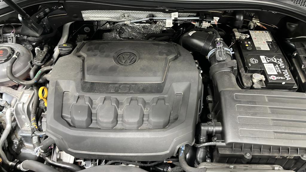 Used 2024 Volkswagen Tiguan SE R-Line FWD image 32