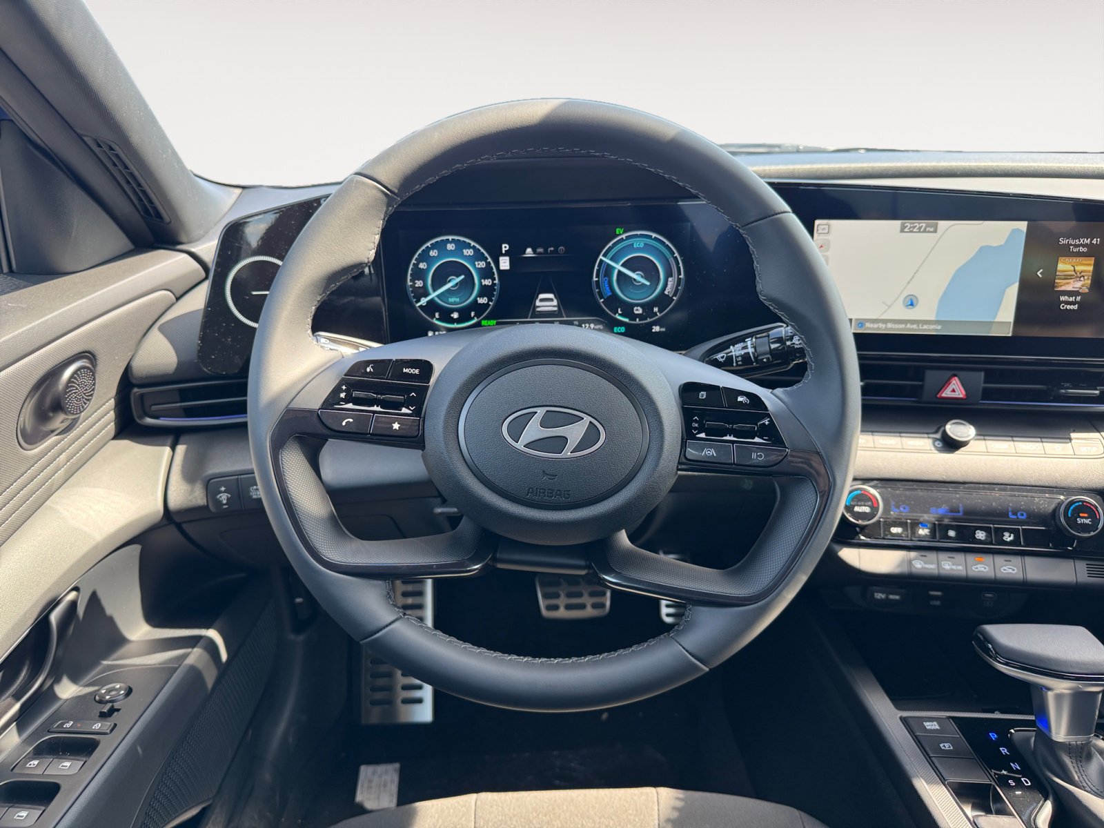 New 2025 Hyundai Elantra SEL image 12