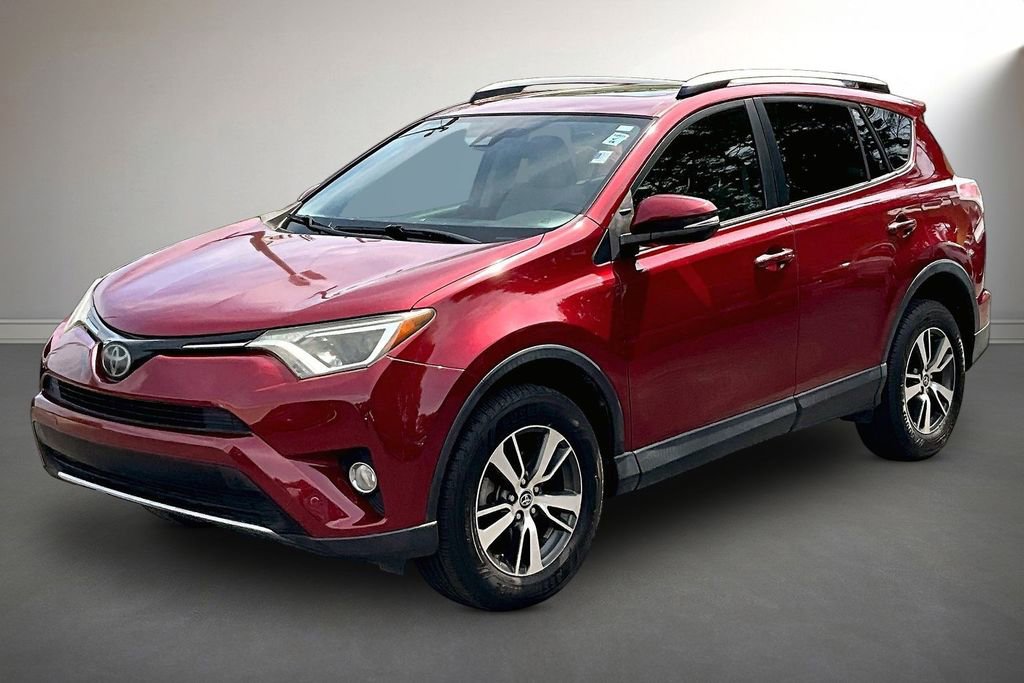 Used 2018 Toyota RAV4 XLE AWD/4WD image 3
