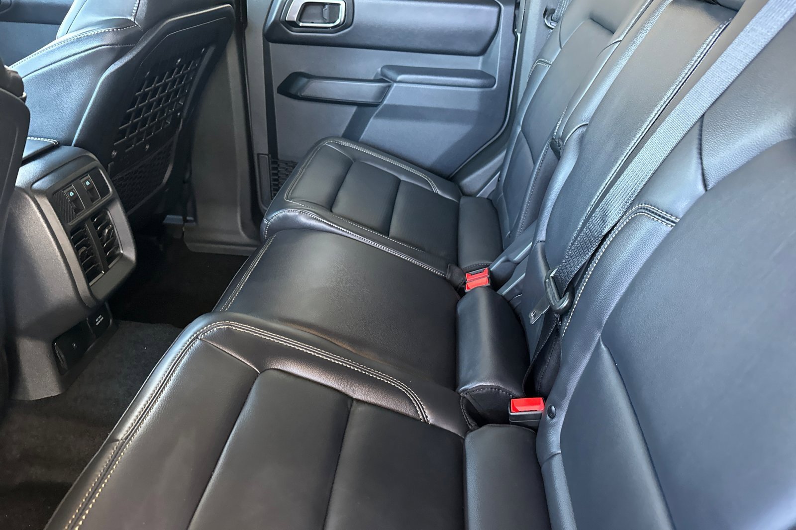 New 2025 Ford Bronco Badlands image 12