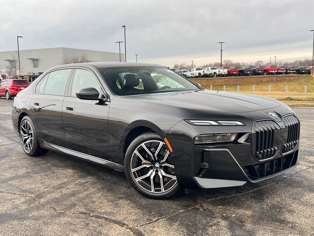 Used 2023 BMW 760i xDrive image 5