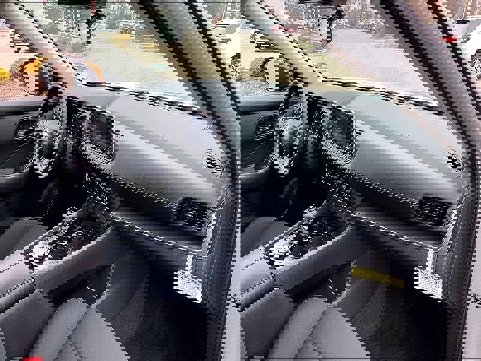 Used 2025 Nissan Rogue S image 14