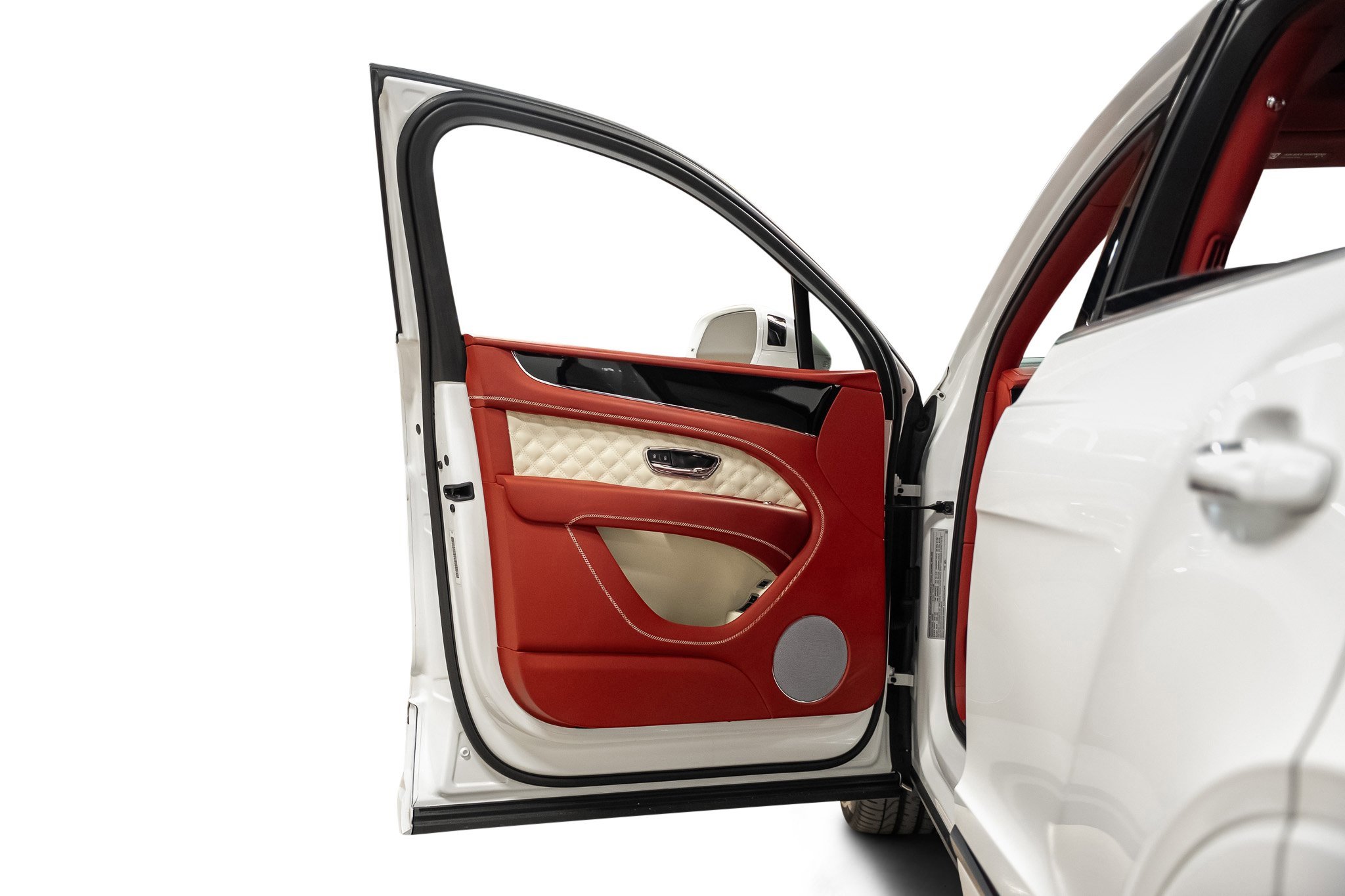 Used 2022 Bentley Bentayga image 46