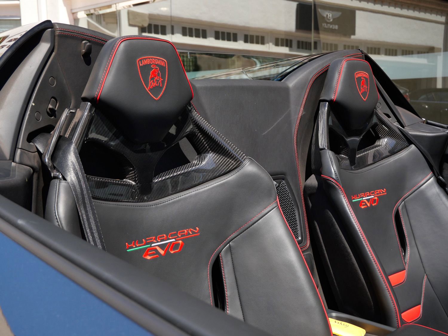 Used 2021 Lamborghini Huracan EVO image 14