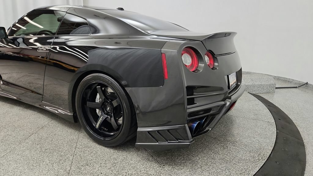 Used 2018 Nissan GT-R Premium AWD/4WD image 21