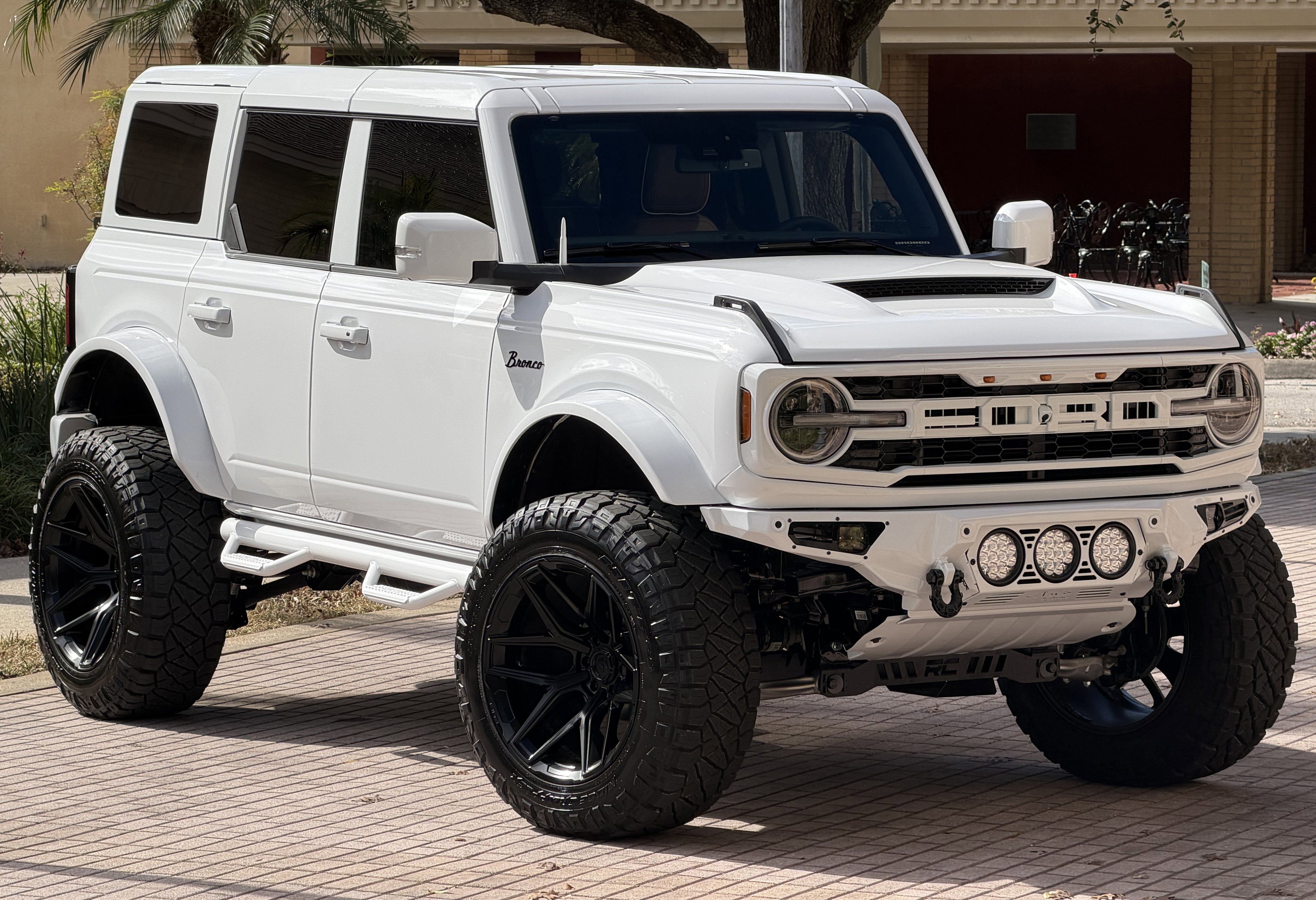 Used 2025 Ford Bronco Outer Banks AWD/4WD image 12
