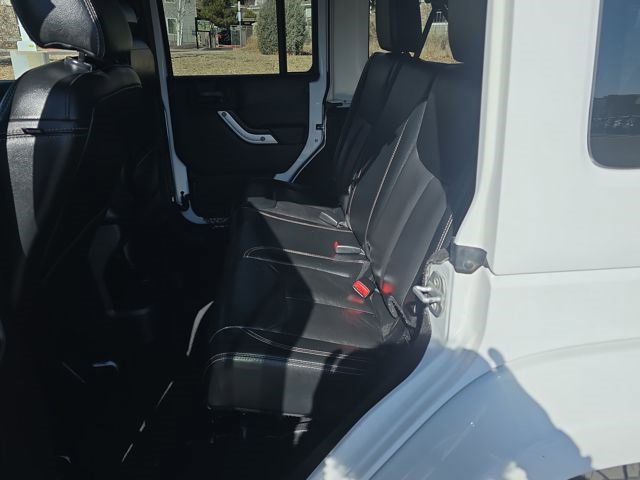 Used 2015 Jeep Wrangler Unlimited Sahara w/ Max Tow Package image 17