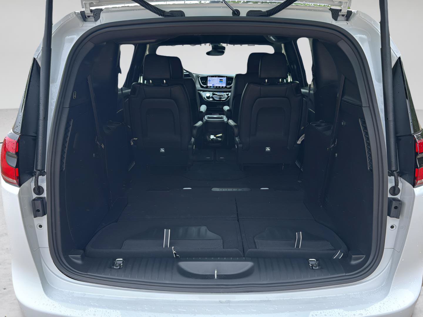New 2027 Chrysler Pacifica Select FWD image 22